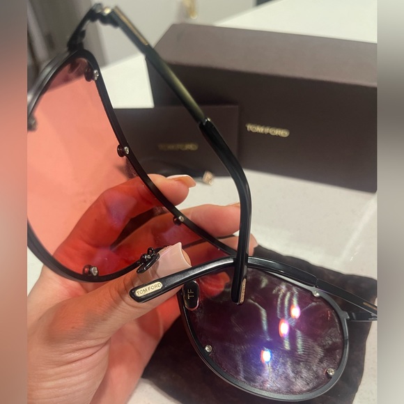 Tom Ford Sunglasses - Picture 4 of 9